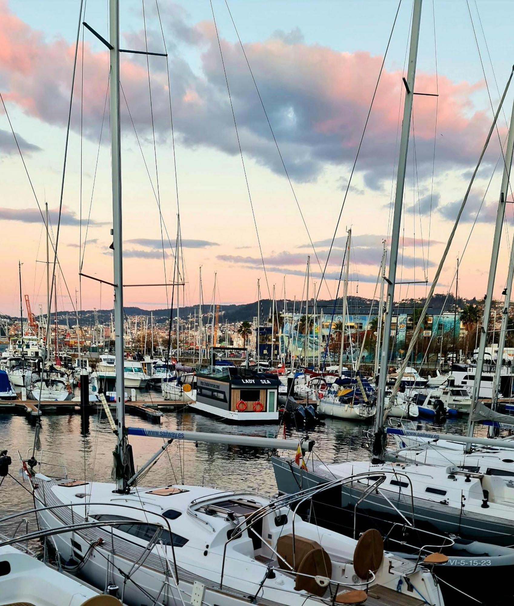 Barco-Apartamento En El Nautico De Vigo Eksteriør billede